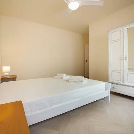 Apartment C10 - Center *