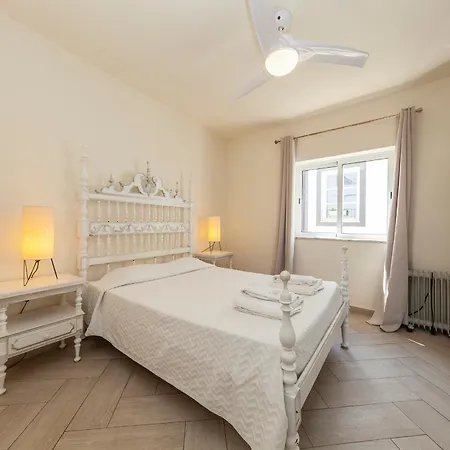 C10 - Historic Center * לאגוּ‏ש