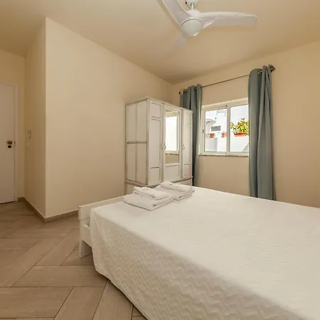 C10 - Historic Center לאגוּ‏ש