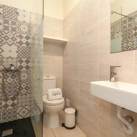 C10 - Historic Center * לאגוּ‏ש