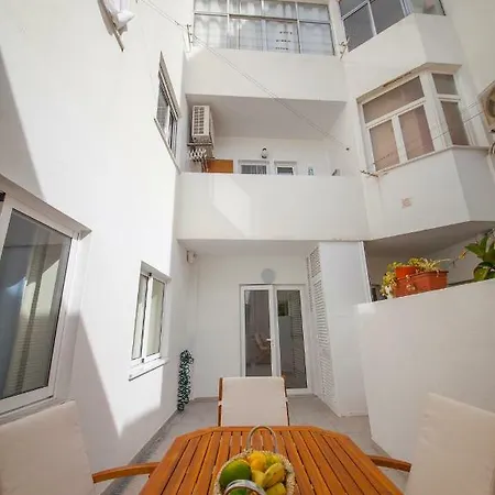 C10 - Historic Center דירה